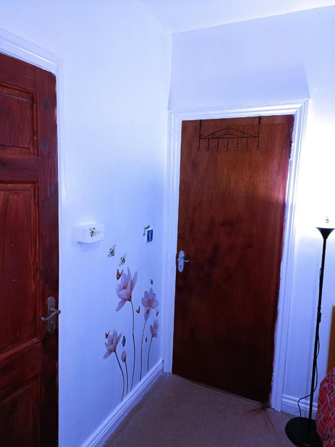 Homestay Bedspace 버밍엄 외부 사진