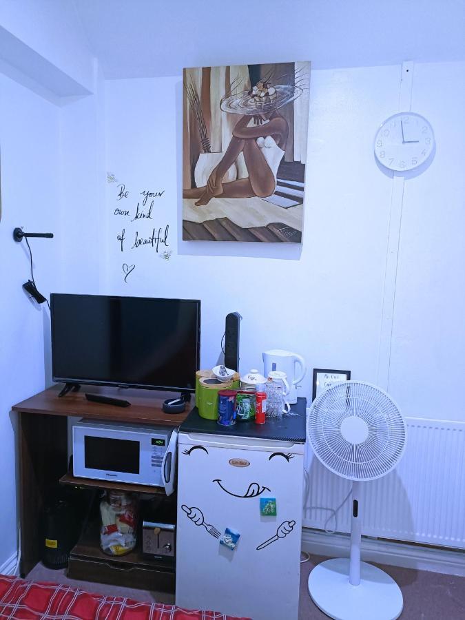 Homestay Bedspace 버밍엄 외부 사진